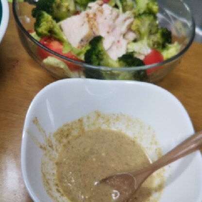 家にあるもので作れて便利でした～(^-^)息子の体型作りの為にむね肉のサラダチキン作りにはまってるので相性もよくて美味しくいただきました。